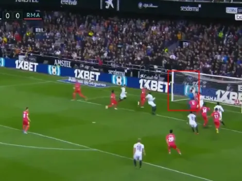 El mal rechazo de Keylor en el gol del Valencia