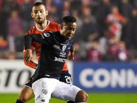 Gabriel Torres fue titular contra el Independiente de Argentina