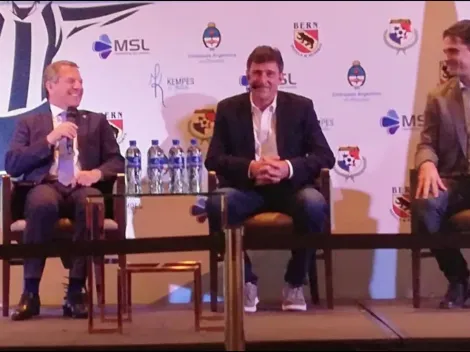 Mario Kempes presentó su libro en Panamá