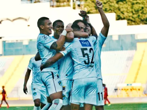 Comunicaciones goleó 3-0 a Municipal y se adjudicó el Clásico 312