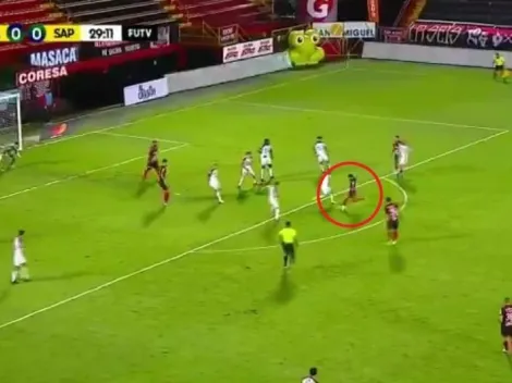 ¡Qué puntería! Guevara metió un golazo y pone arriba a Alajuelense ante Sarpissa