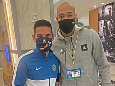 Chucho López y su foto con Thierry Henry