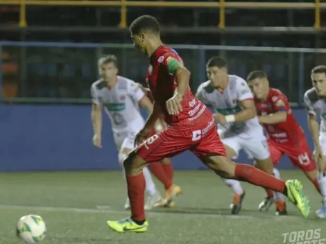 Álvaro Saborío evita el triunfo de Alajuelense