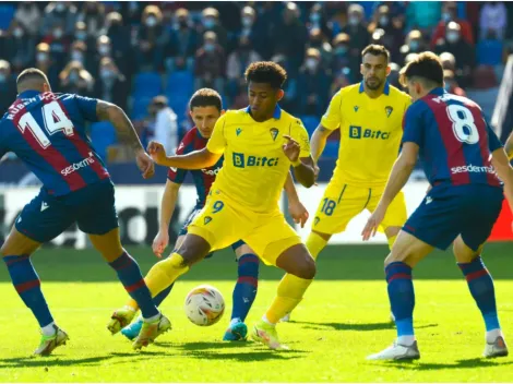 El "Choco" Lozano brindó una asistencia en el triunfo del Cádiz [VIDEO]