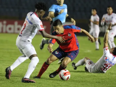 Municipal y Olimpia empatan en un juego que estuvo al rojo vivo