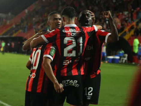 Alajuelense confirma la lesión de Ian Lawrence: ¿Cuánto tiempo estará de baja?