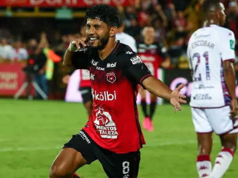 Johan Venegas se despide de Alajuelense con un mensaje que expone a Guimaraes