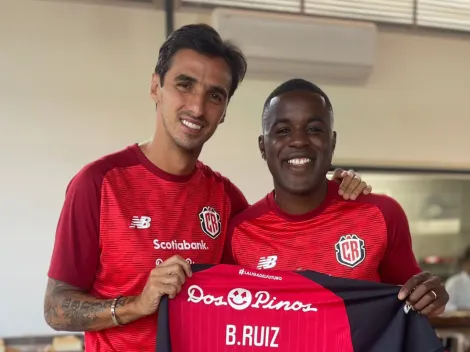 El regalo de Joel Campbell a Bryan Ruiz que llena de orgullo a Alajuelense