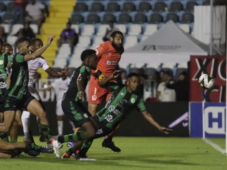 Polémica y gol insólito del arquero: Edrick Menjívar salvó a Olimpia (VIDEO)