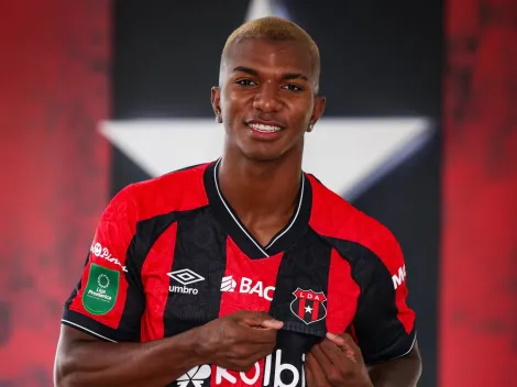 Sorpresa en Alajuelense: Jeyland Mitchell hace lo que la afición tanto esperaba