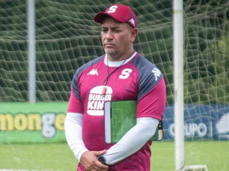 La peor cara de José Giacone que sorprende a sus jugadores en Saprissa