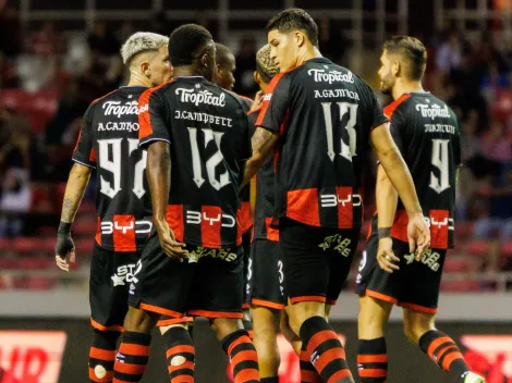 ¡Atención Alajuelense! Uno de sus rivales directos podría contratar a un técnico campeón internacional