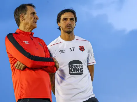 Bryan Ruiz señala al culpable del flojo momento de Alajuelense