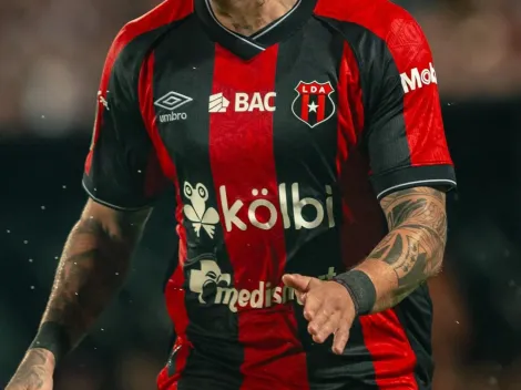 “Problemas de camerino”: una figura revela la interna que golpea a Alajuelense en el momento más caliente
