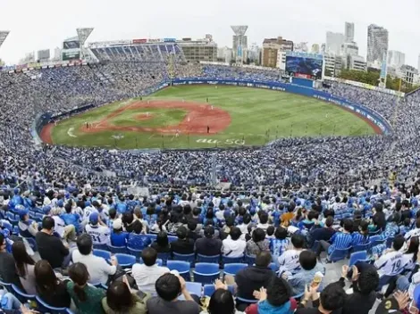 Japón da el ejemplo con el primer juego de beisbol con más de 27 mil espectadores