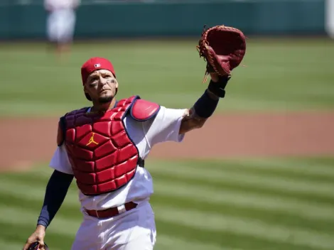 Video: Los Padres salen humillados luego intentar robarle una base a Yadier Molina