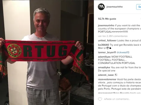 Mourinho festeja en pijama el título de su país