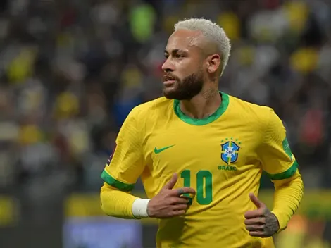 Video: Aficionado invade la cancha y celebra con Neymar el pase a Qatar 2022