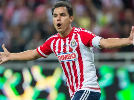 El detalle que estuvo a punto de frenar el debut de Omar Bravo con Chivas