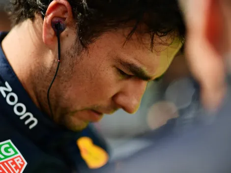 Checo Pérez agacha la cabeza tras pleito con Verstappen