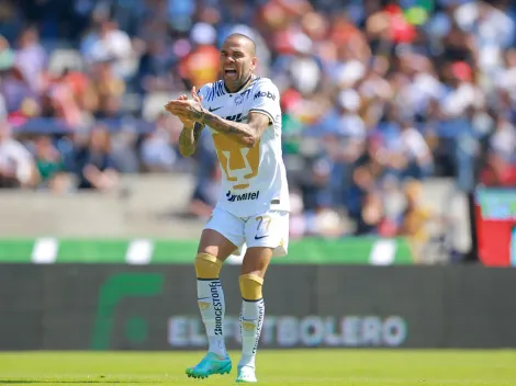 Crack de Pumas da noticias sobre Dani Alves y su posible regreso