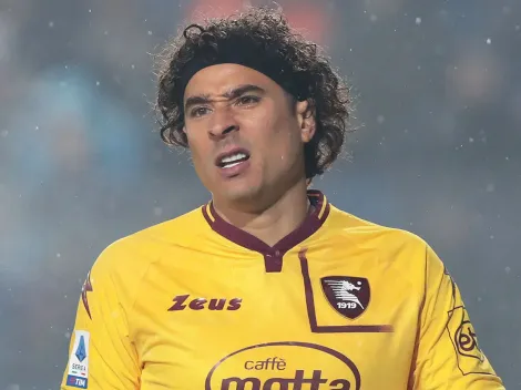 ¡Tambalea en el Salernitana! Ochoa es destrozado por la prensa italiana ¿Qué hizo?