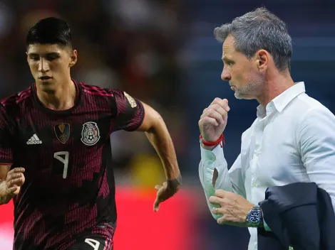 ¡Ojito aquí, Cocca! Alan Pulido levanta la mano para REGRESAR con el Tri