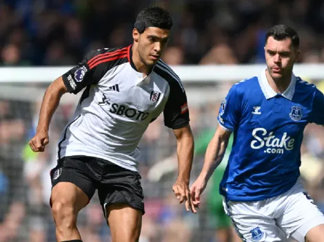 Raúl Jiménez iba a MARCAR UN GOLAZO con el Fulham ¡pero el poste se lo impidió! | VIDEO