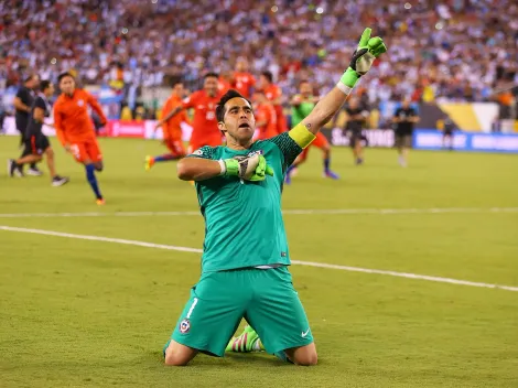 Claudio Bravo anunció su retiro a los 41 años