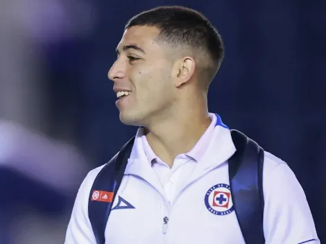 Erik Lira tiene ENORME gesto con un pequeño tras el Cruz Azul vs América | VIDEO