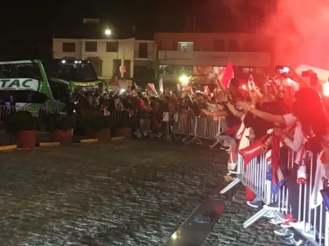 Emocionante recibimiento a todo color para River en Córdoba