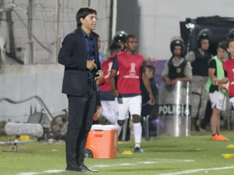 Un rival de River en la Libertadores se quedó sin DT