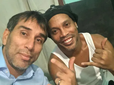 Pipino Cuevas visitó a Ronaldinho en la cárcel