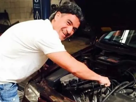La divertida foto de Ortega oficiando de mecánico