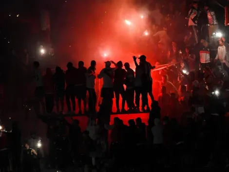 No es socio de River: identificaron al hincha que tiró las bengalas marinas