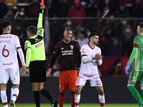 Maidana expulsado: codazo, VAR y roja