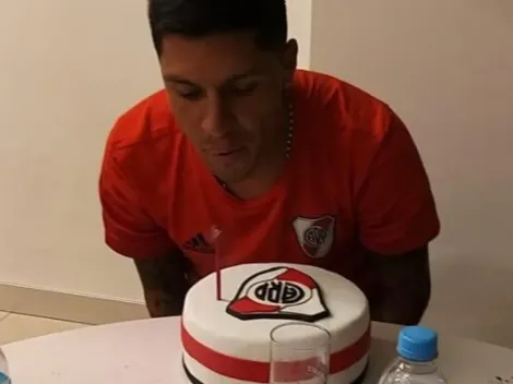 Enzo Pérez recibió el saludo de un referente de Boca