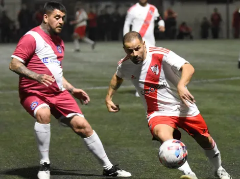 Mora la rompió jugando para el River Senior