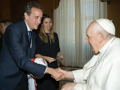 El Papa recibió una camiseta de River