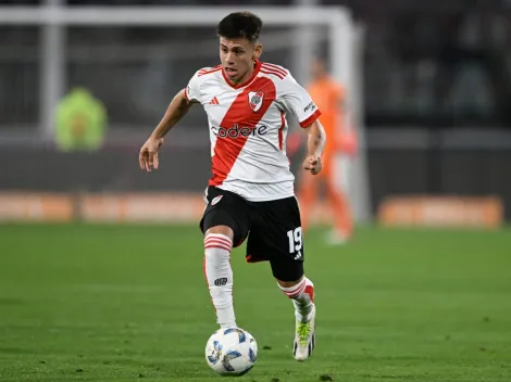 El Diablito Echeverri volvió a jugar en River tras seis meses y entró enchufado