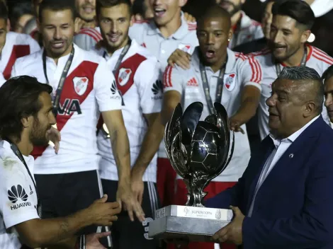 Llamativo: Chiqui Tapia felicitó a River pero no le entregó el trofeo