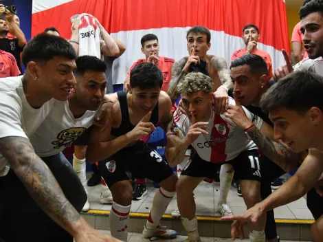 La cargada de los jugadores de River a Boca en el vestuario