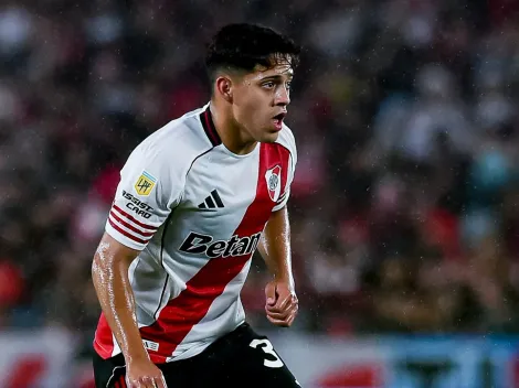 La felicitación especial que recibió Acosta tras su debut en el Monumental