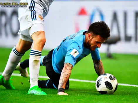 A lo Boca: Nández trabó con la cabeza en el Mundial