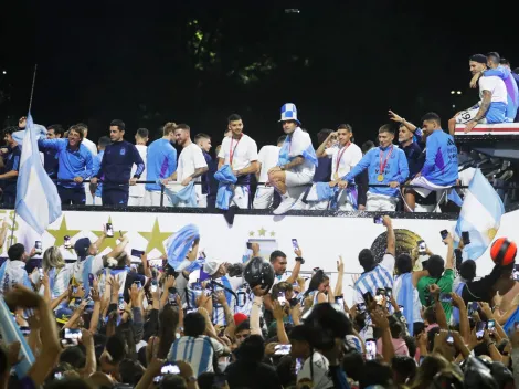 No solo el Papu Gómez: el otro crack de la Selección que apareció con un vaso de Boca en los festejos 