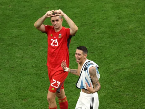 Un jugador francés criticó al Dibu Martínez y Di María lo cruzó: “A llorar a otro lado” 