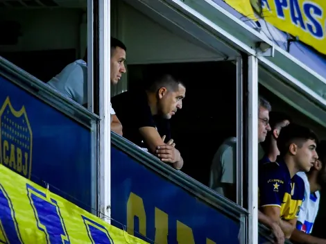 Visita en La Bombonera: Riquelme intercambió camisetas con un club europeo 