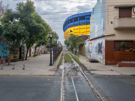 Descarriló el tren que pasa por La Bombonera: Boca tuvo que cerrar un sector del club