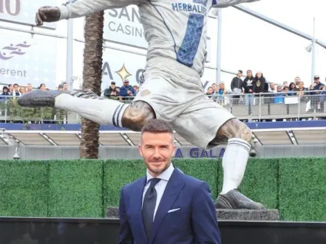 A David Beckham le hicieron su estatua "a lo CR7"