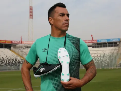 Paredes luce como modelo de sus nuevos zapatos Umbro